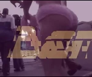 Нигер трахает gjhyj dsltj великолепную брюнетку, загоняя ее член в свою киску