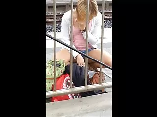 Толпа нападает на грудастую красотку с бразерс порно видео ролики большими сиськами